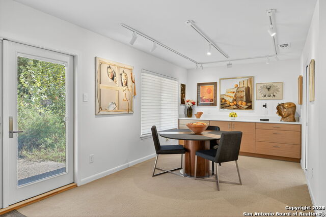 Image 14 of 31 For 300 Towne Vue