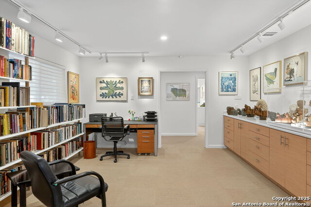 Image 15 of 31 For 300 Towne Vue