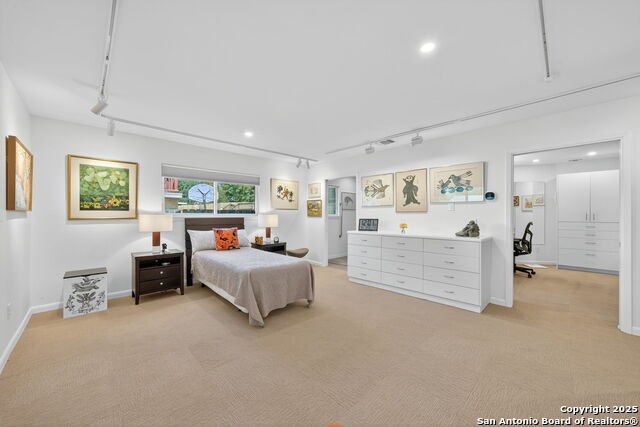 Image 18 of 31 For 300 Towne Vue