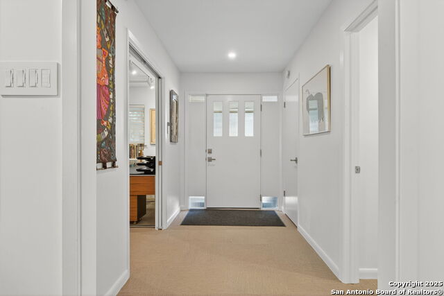 Image 4 of 31 For 300 Towne Vue