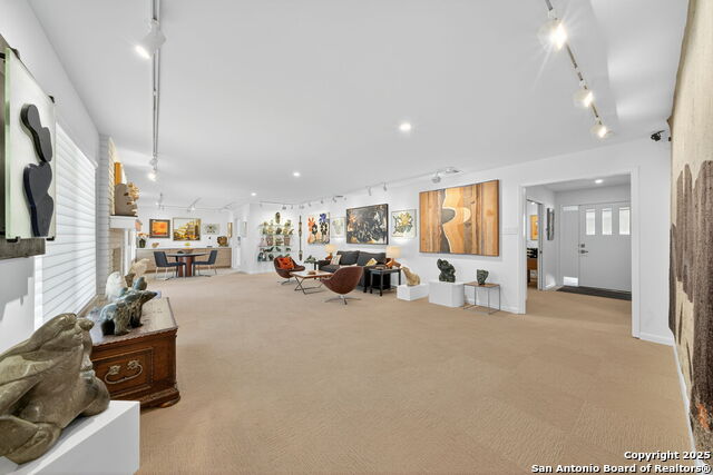 Image 6 of 31 For 300 Towne Vue