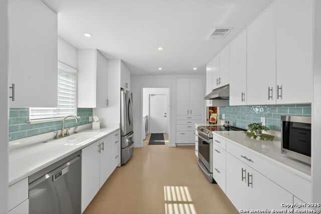 Image 9 of 31 For 300 Towne Vue