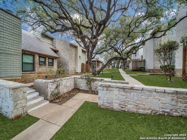 Image 2 of 12 For 14122 Churchill Estates  1302