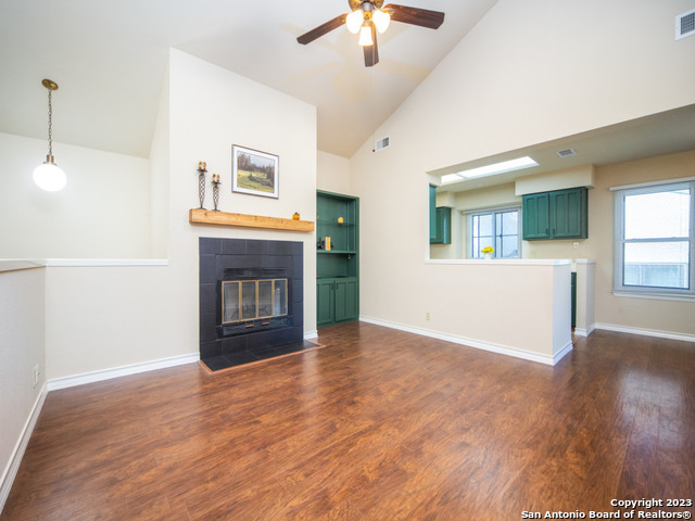 Image 4 of 12 For 14122 Churchill Estates  1302