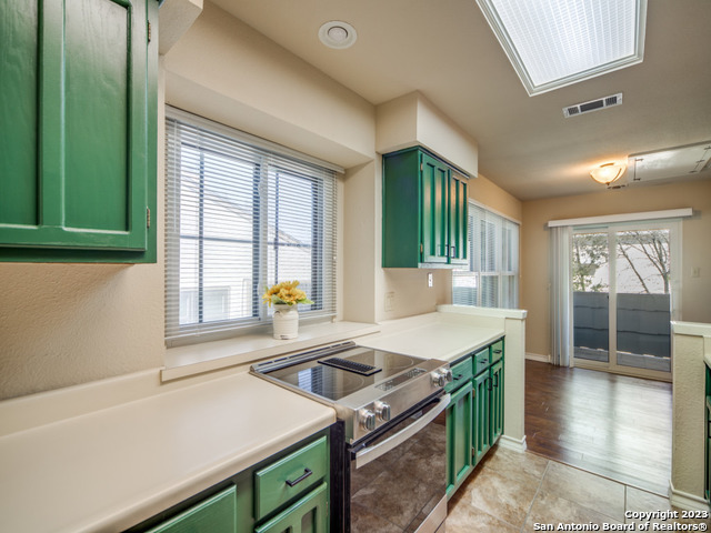 Image 6 of 12 For 14122 Churchill Estates  1302