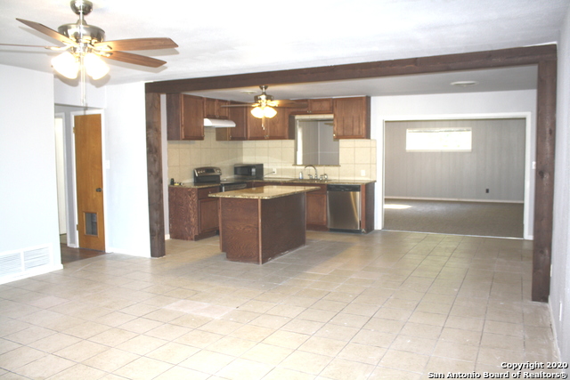 Image 2 of 21 For 1374 Mistletoe Ave