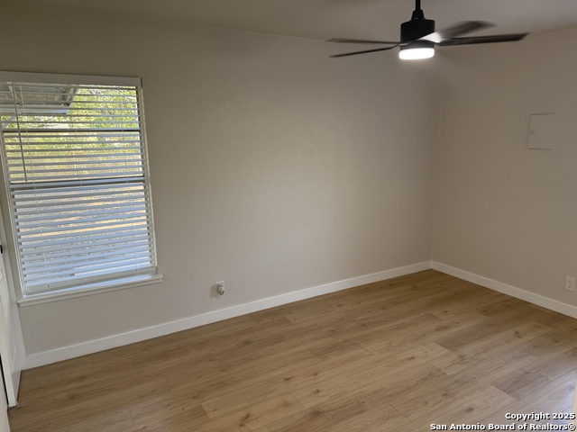 Image 14 of 23 For 5807 Stonybrook