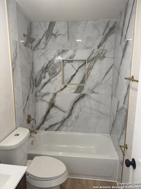 Image 19 of 23 For 5807 Stonybrook