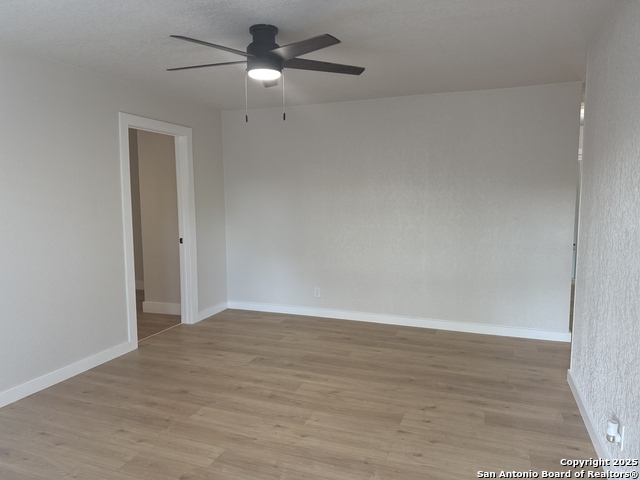 Image 3 of 23 For 5807 Stonybrook