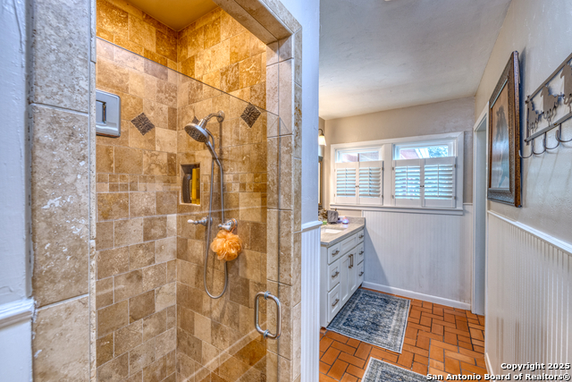 Image 23 of 46 For 1204 27th