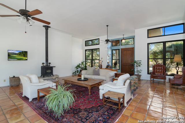 Listing photo id 8 for 4025 Marion  