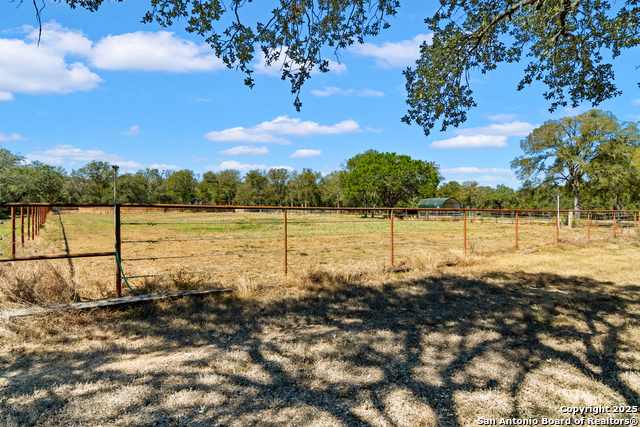 Listing photo id 33 for 4025 Marion  