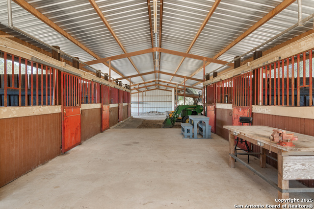 Listing photo id 50 for 4025 Marion  