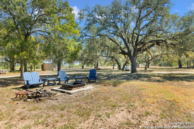 Listing photo id 53 for 4025 Marion  