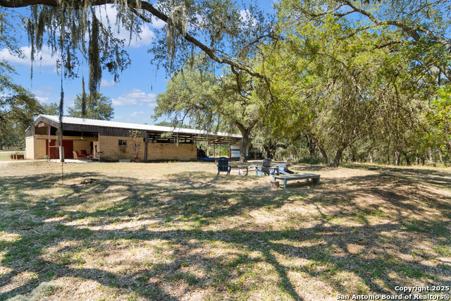 Listing photo id 56 for 4025 Marion  