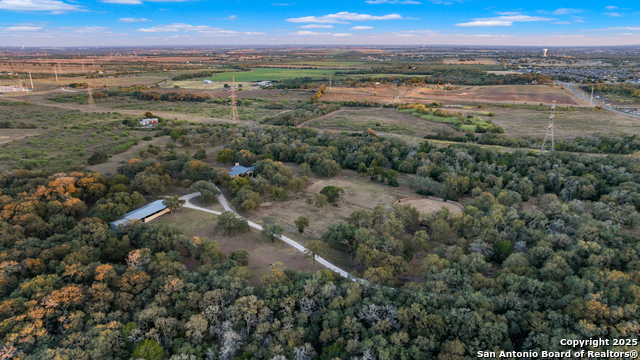 Listing photo id 62 for 4025 Marion  