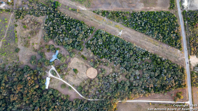 Listing photo id 63 for 4025 Marion  