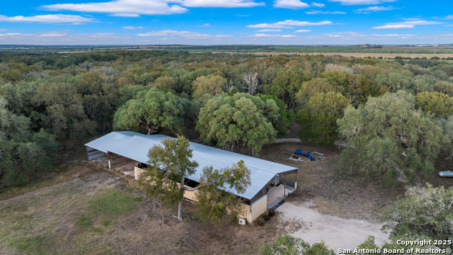 Listing photo id 64 for 4025 Marion  