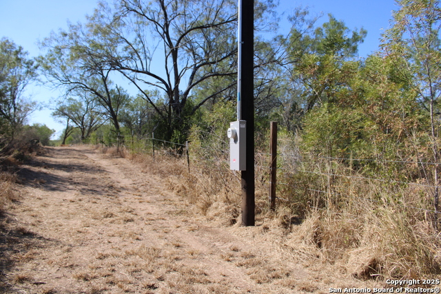 Listing photo id 10 for 12417 Fm 2779