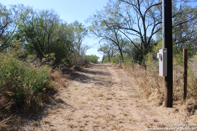 Listing photo id 11 for 12417 Fm 2779