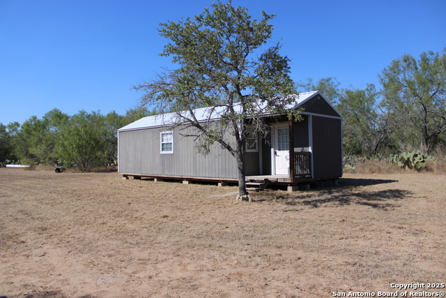 Listing photo id 12 for 12417 Fm 2779