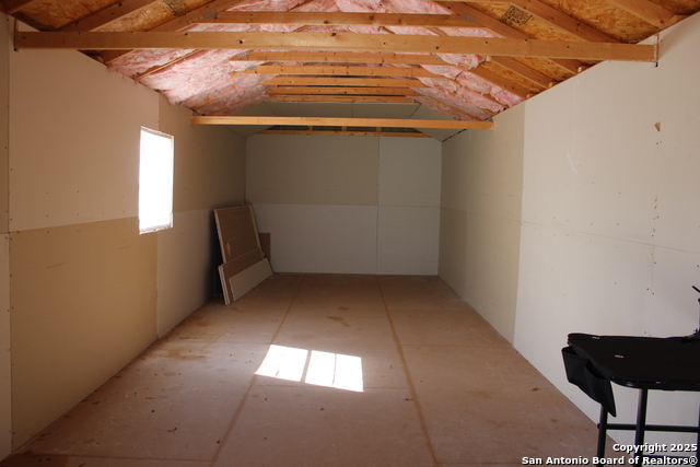 Listing photo id 14 for 12417 Fm 2779