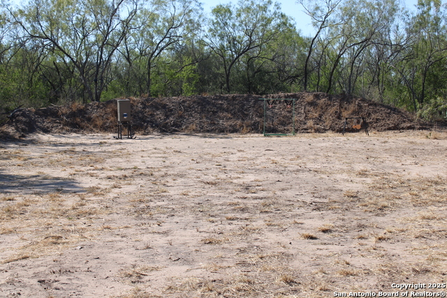 Listing photo id 20 for 12417 Fm 2779