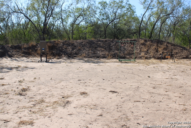 Listing photo id 23 for 12417 Fm 2779