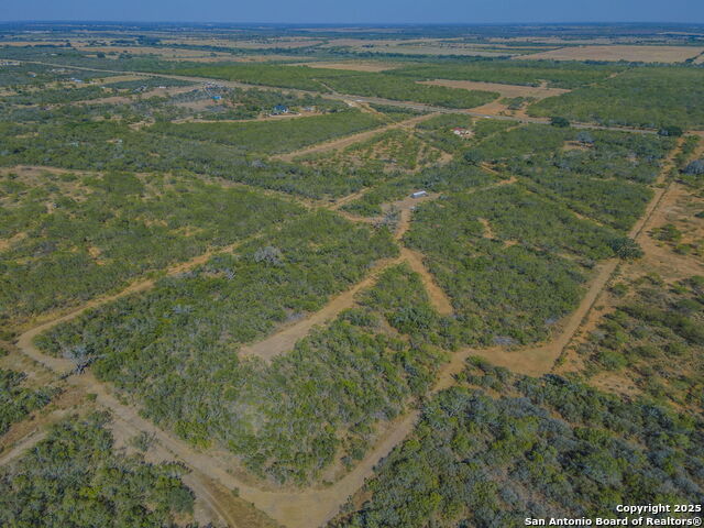 Listing photo id 3 for 12417 Fm 2779