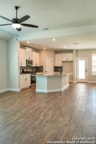 Image 8 of 13 For 14302 Mystery Path