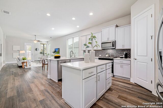 Listing photo id 11 for 29759 Slate Creek