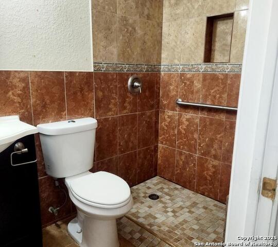 Image 3 of 4 For 3826 Miho  