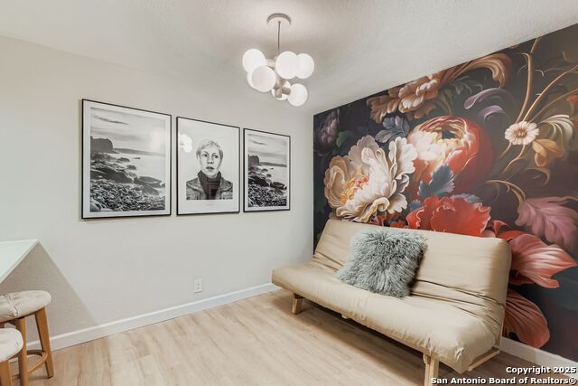 Image 11 of 29 For 10527 Perrin Beitel A212