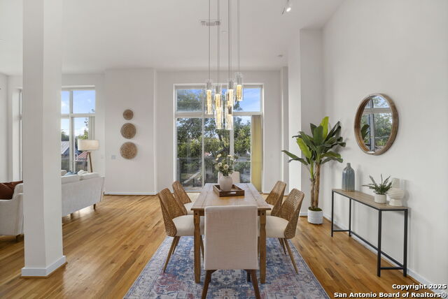 Listing photo id 15 for 1126 Quincy E