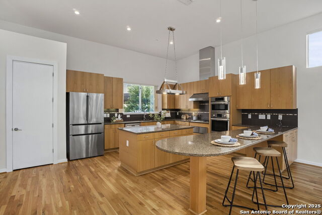 Listing photo id 18 for 1126 Quincy E