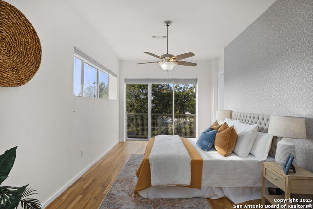 Listing photo id 25 for 1126 Quincy E