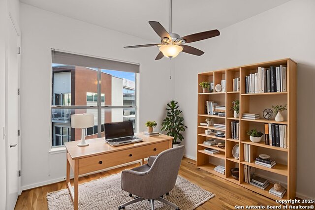 Listing photo id 33 for 1126 Quincy E