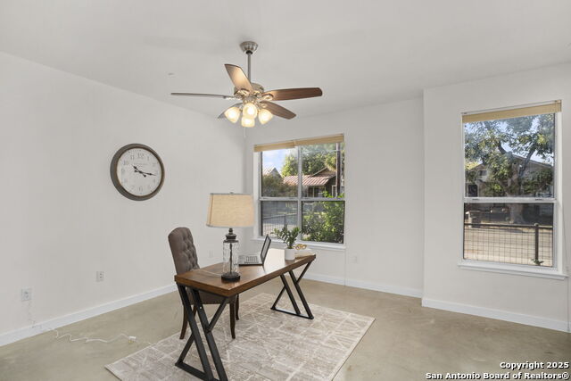 Listing photo id 4 for 1126 Quincy E