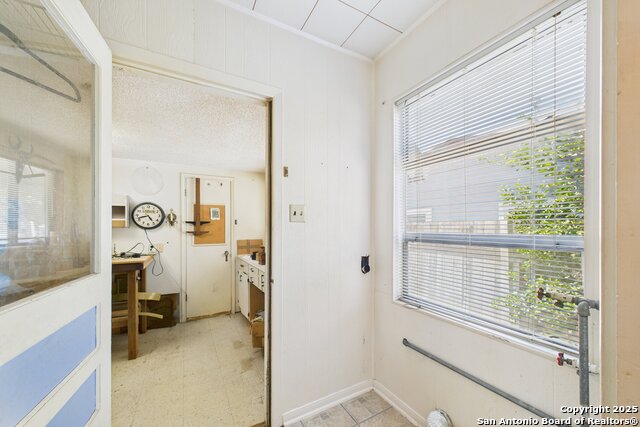 Image 12 of 27 For 235 Lively  