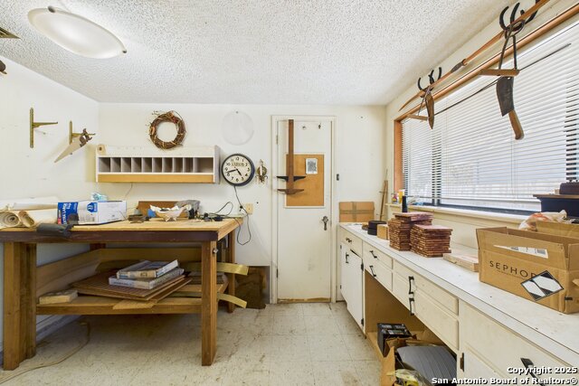 Image 13 of 27 For 235 Lively  