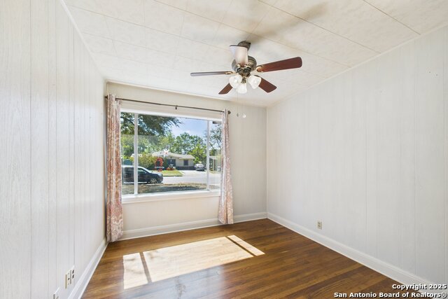 Image 22 of 27 For 235 Lively  