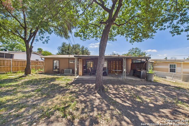 Image 25 of 27 For 235 Lively  