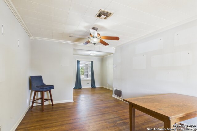 Image 3 of 27 For 235 Lively  