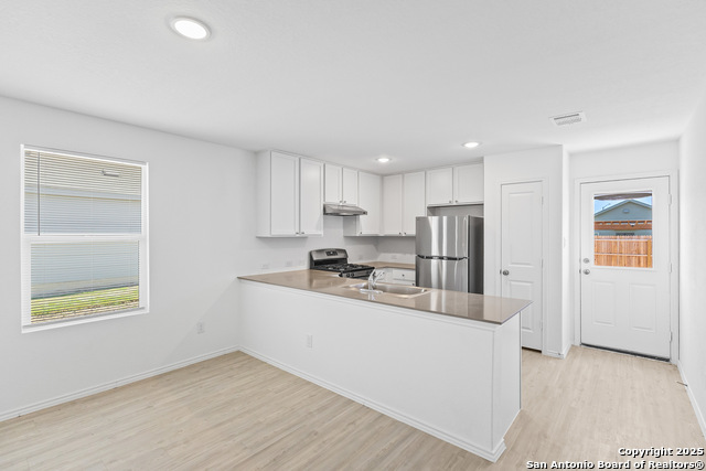 Image 10 of 25 For 8527 Astral Pl.