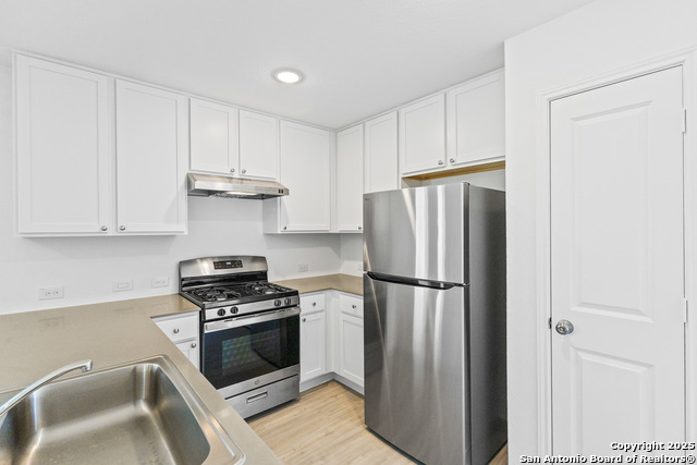 Image 13 of 25 For 8527 Astral Pl.