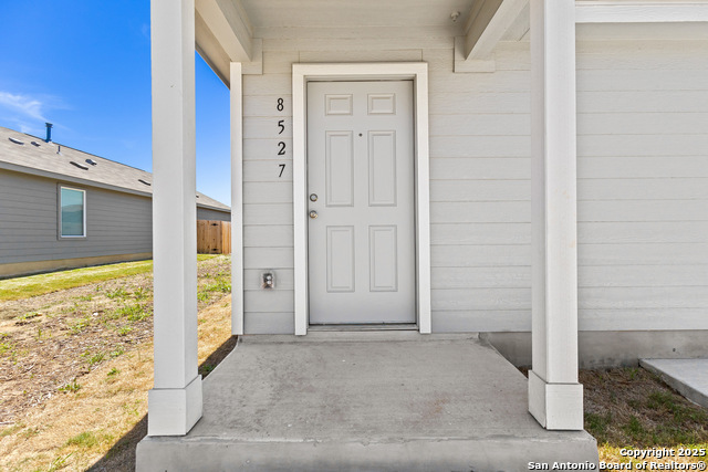 Image 4 of 25 For 8527 Astral Pl.