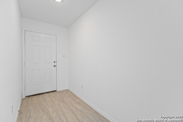 Image 5 of 25 For 8527 Astral Pl.