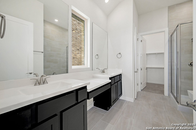 Listing photo id 5 for 10727 Saleh  