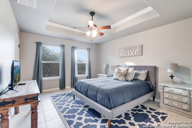 Listing photo id 13 for 1532 Hillcrest