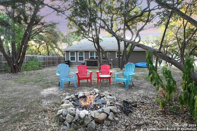 Listing photo id 25 for 1532 Hillcrest